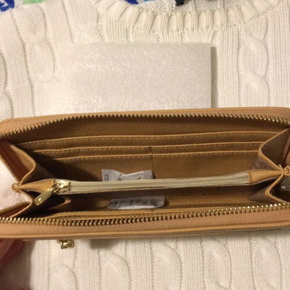 NWT Charming Charlie Tan Zipper Wallet - Picture 4 of 6